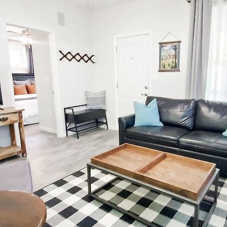 Vacation Home Minutes From Downtown, Great For Families Όγκντεν Εξωτερικό φωτογραφία