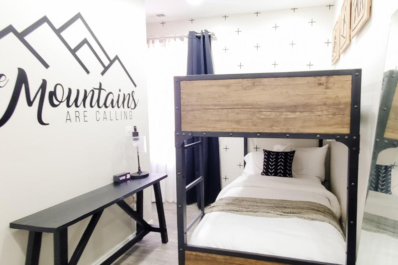 Vacation Home Minutes From Downtown, Great For Families Όγκντεν Εξωτερικό φωτογραφία