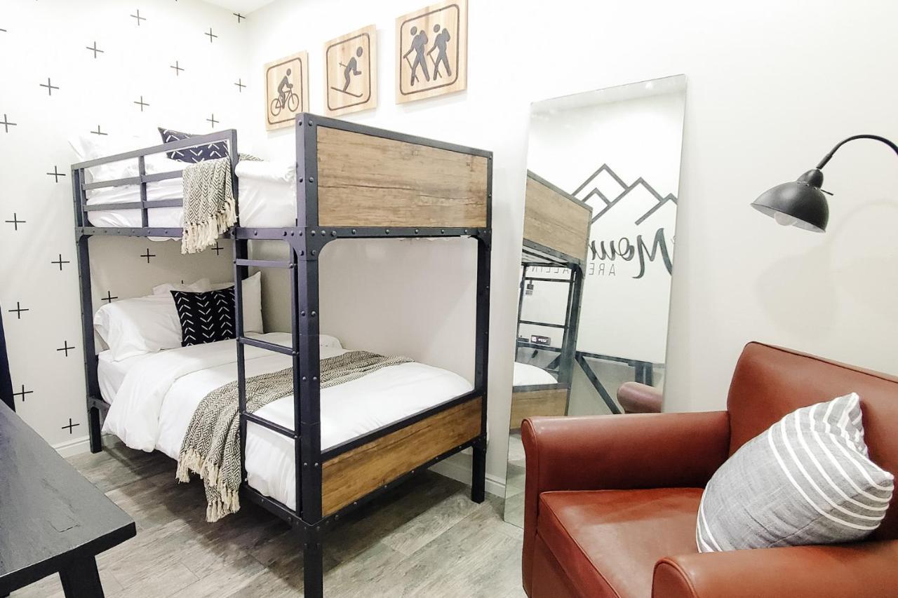 Vacation Home Minutes From Downtown, Great For Families Όγκντεν Εξωτερικό φωτογραφία